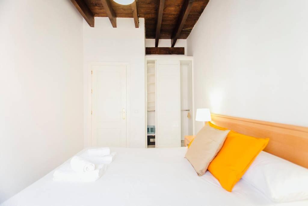 Precioso Apartamento En El Casco Antiguo De Triana セビリア エクステリア 写真
